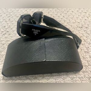 Authentic case with inspired sunglasses